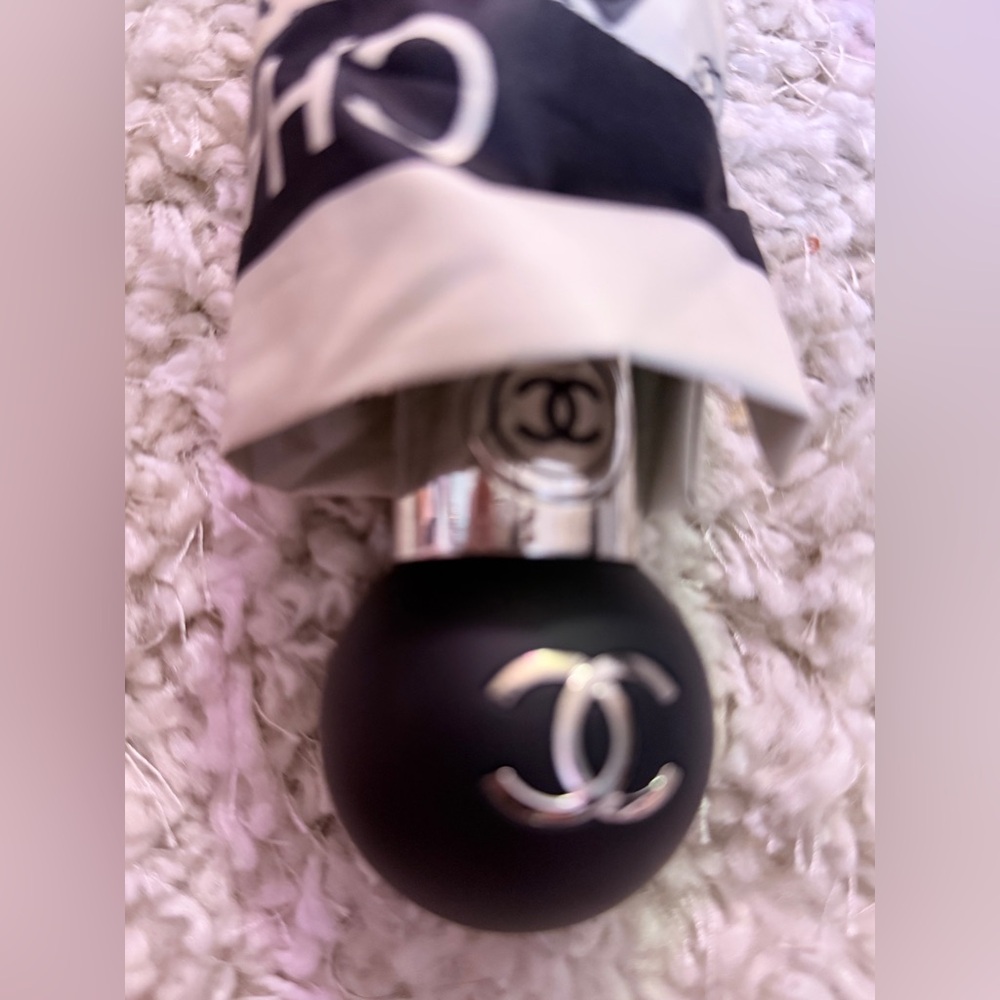 Chanel beauty white fashionable umbrella - Picture 3 of 6